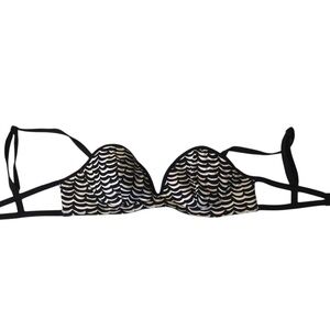 - DD2-  women’s bikini top size 34C coco rave swim top